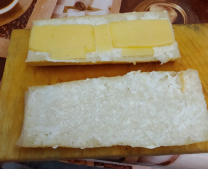батон с майонезом и сыром